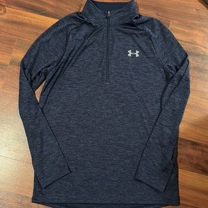 Men’s light weight UnderArmour half zip Top